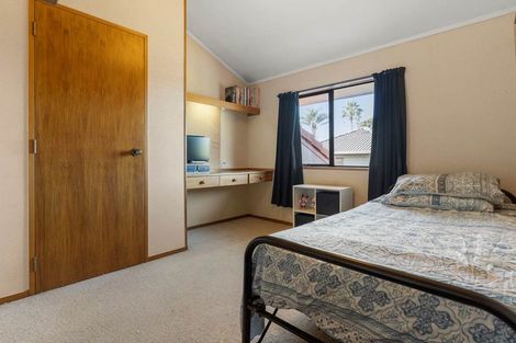 Photo of property in 21 Loloma Drive, Half Moon Bay, Auckland, 2012