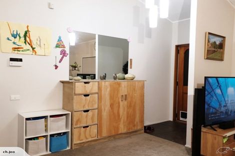 Photo of property in 2/29 Seine Road, Forrest Hill, Auckland, 0620