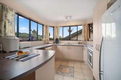 Photo of property in 19 Angel Way, Stanmore Bay, Whangaparaoa, 0932