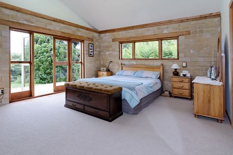 Photo of property in 278 Forest Hill Road, Waiatarua, Auckland, 0612