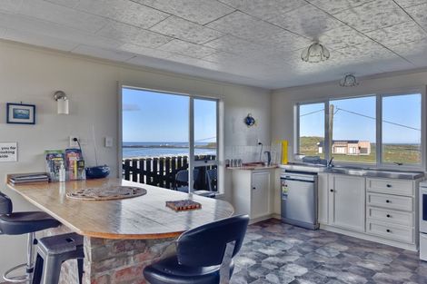 Photo of property in 529 Waikawa-curio Bay Road, Curio Bay, Tokanui, 9884