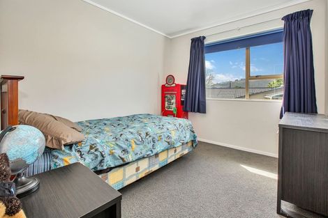 Photo of property in 2 Harold Grove, Stokes Valley, Lower Hutt, 5019