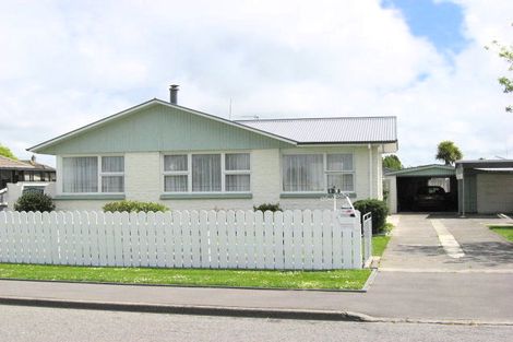 Photo of property in 16 Bracebridge Street, Kaiapoi, 7630