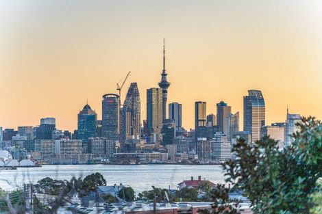 Photo of property in 19 Kerr Street, Devonport, Auckland, 0624