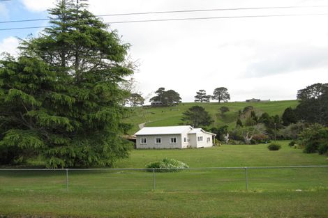 Photo of property in 11 Bethells Road, Waitakere, Auckland, 0816