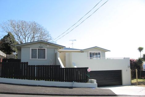 Photo of property in 2 Barton Street, Strandon, New Plymouth, 4312
