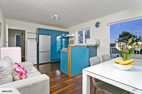 Photo of property in 42 Carlisle Road, Browns Bay, Auckland, 0630