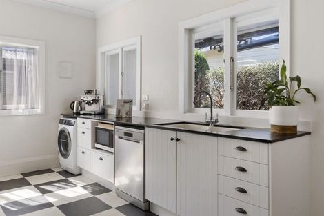 Photo of property in 4a Gloucester Road, Mount Maunganui, 3116