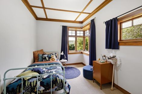 Photo of property in 32 Cutfield Road, New Plymouth, 4310