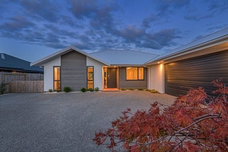 Photo of property in 20 Silicon Way, Fitzherbert, Palmerston North, 4410