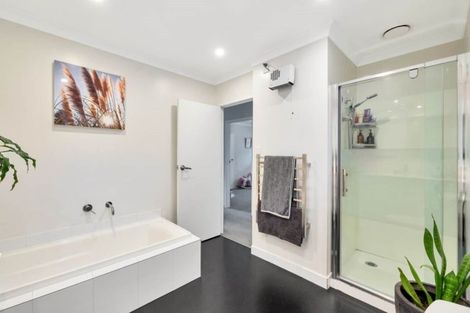 Photo of property in 4 Brunner Road, Glen Eden, Auckland, 0602