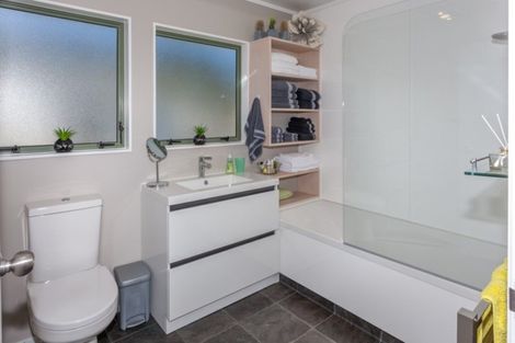 Photo of property in 30 Pepe Road, Tairua, 3508