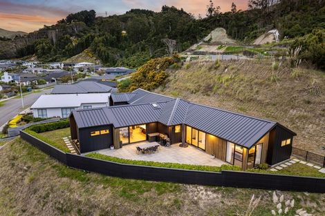 Photo of property in 23 Banks Boulevard, Whitby, Porirua, 5024