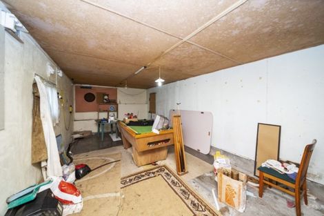 Photo of property in 32 Victoria Road, New Plymouth, 4310