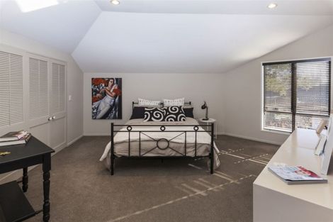 Photo of property in 100a Fendalton Road, Fendalton, Christchurch, 8014