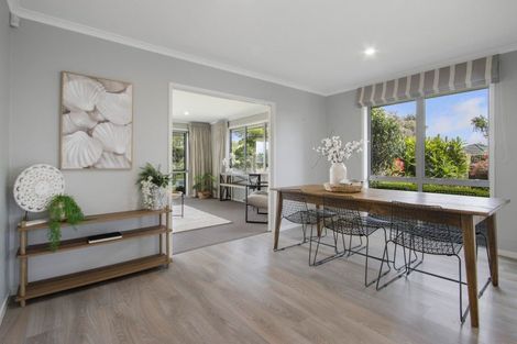 Photo of property in 60 Kayelene Place, Omokoroa, 3114