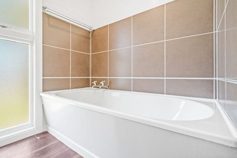 Photo of property in 33 West-watson Avenue, Hillmorton, Christchurch, 8025