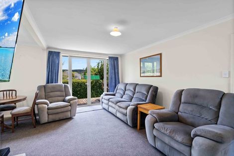 Photo of property in 42 Newburn Street, Waikaia, 9778