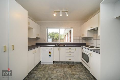 Photo of property in 5 Rosebank Avenue, Kelvin Grove, Palmerston North, 4414