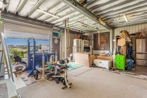 Photo of property in 12a Matai Road, Stanmore Bay, Whangaparaoa, 0932