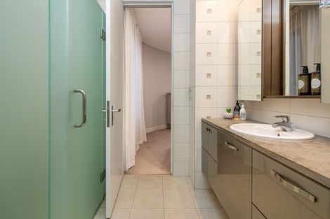 Photo of property in 2/214a Lake Road, Hauraki, Auckland, 0622