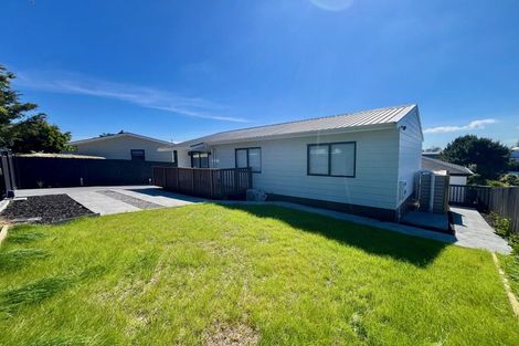 Photo of property in 14 Riserra Drive, Ranui, Auckland, 0612