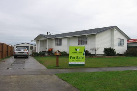 Photo of property in 20 Peppertree Glade, Kelvin Grove, Palmerston North, 4414