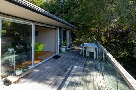 Photo of property in 14 Opou Road, Titirangi, Auckland, 0604