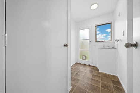 Photo of property in 1/132 Hutchinsons Road, Bucklands Beach, Auckland, 2014