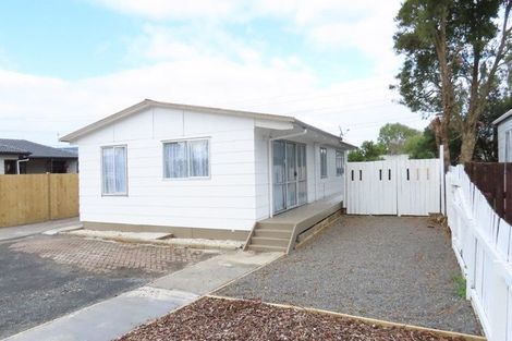 Photo of property in 77 Chichester Drive, Rosehill, Papakura, 2113