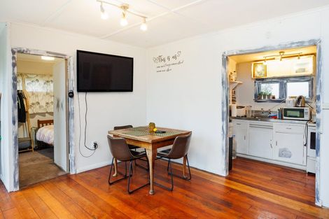 Photo of property in 23 Marine Parade South, Foxton Beach, Foxton, 4815