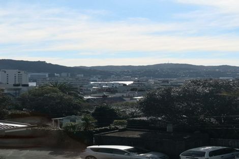 Photo of property in 5/15 Brougham Street, Mount Victoria, Wellington, 6011
