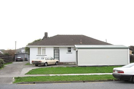 Photo of property in 2/3 Hewer Crescent, Naenae, Lower Hutt, 5011