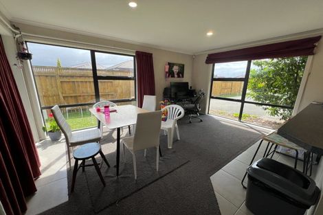 Photo of property in 3 Medallion Court, Kelvin Grove, Palmerston North, 4414