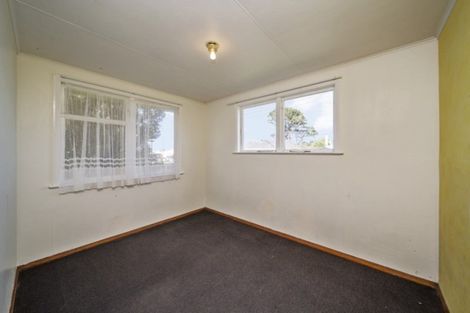 Photo of property in 3 Mcguire Street, Hawera, 4610