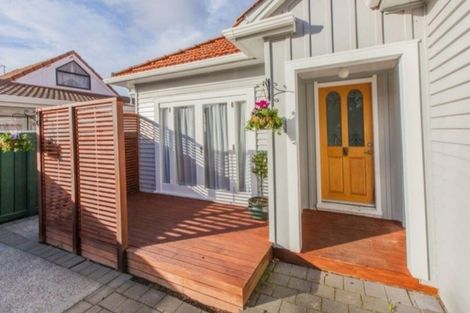 Photo of property in 31 Vincent Street, Waterloo, Lower Hutt, 5011