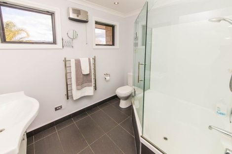 Photo of property in 5a Goddard Lane, Havelock North, 4130