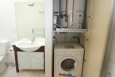 Photo of property in Atrium Towers, 9f/154 The Terrace, Wellington Central, Wellington, 6011