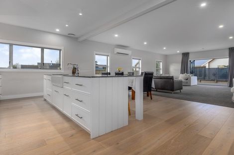 Photo of property in 37 Fairfield Road, Levin, 5510