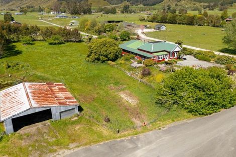 Photo of property in 28 Grey Street, Murchison, 7007