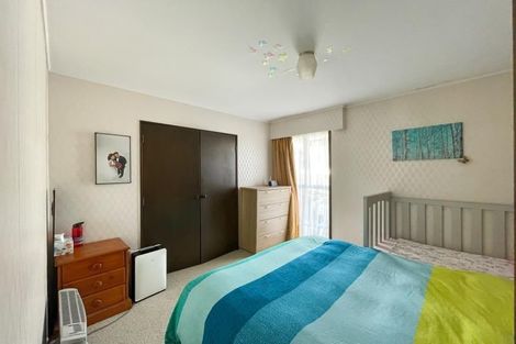 Photo of property in 21 Faith Bullock Place, New Lynn, Auckland, 0600