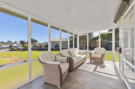 Photo of property in 7 Harlech Street, Levin, 5510