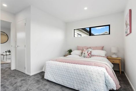 Photo of property in 6b Dalwhinnie Parade, Highland Park, Auckland, 2010