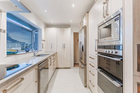 Photo of property in 1/11 Delisle Place, Windsor Park, Auckland, 0632