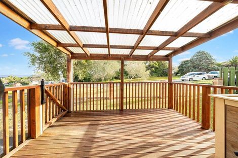 Photo of property in 29 Cyril Crescent, West Harbour, Auckland, 0618