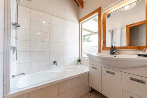 Photo of property in 2/35 Silverwood Lane, Leamington, Cambridge, 3495