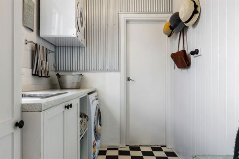 Photo of property in 1/28 Corson Avenue, Beckenham, Christchurch, 8023