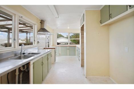 Photo of property in 3 Ngatoa Place, Glenfield, Auckland, 0629