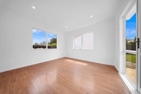 Photo of property in 71 Rosehill Drive, Rosehill, Papakura, 2113