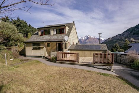 Photo of property in 218 Fernhill Road, Sunshine Bay, Queenstown, 9300